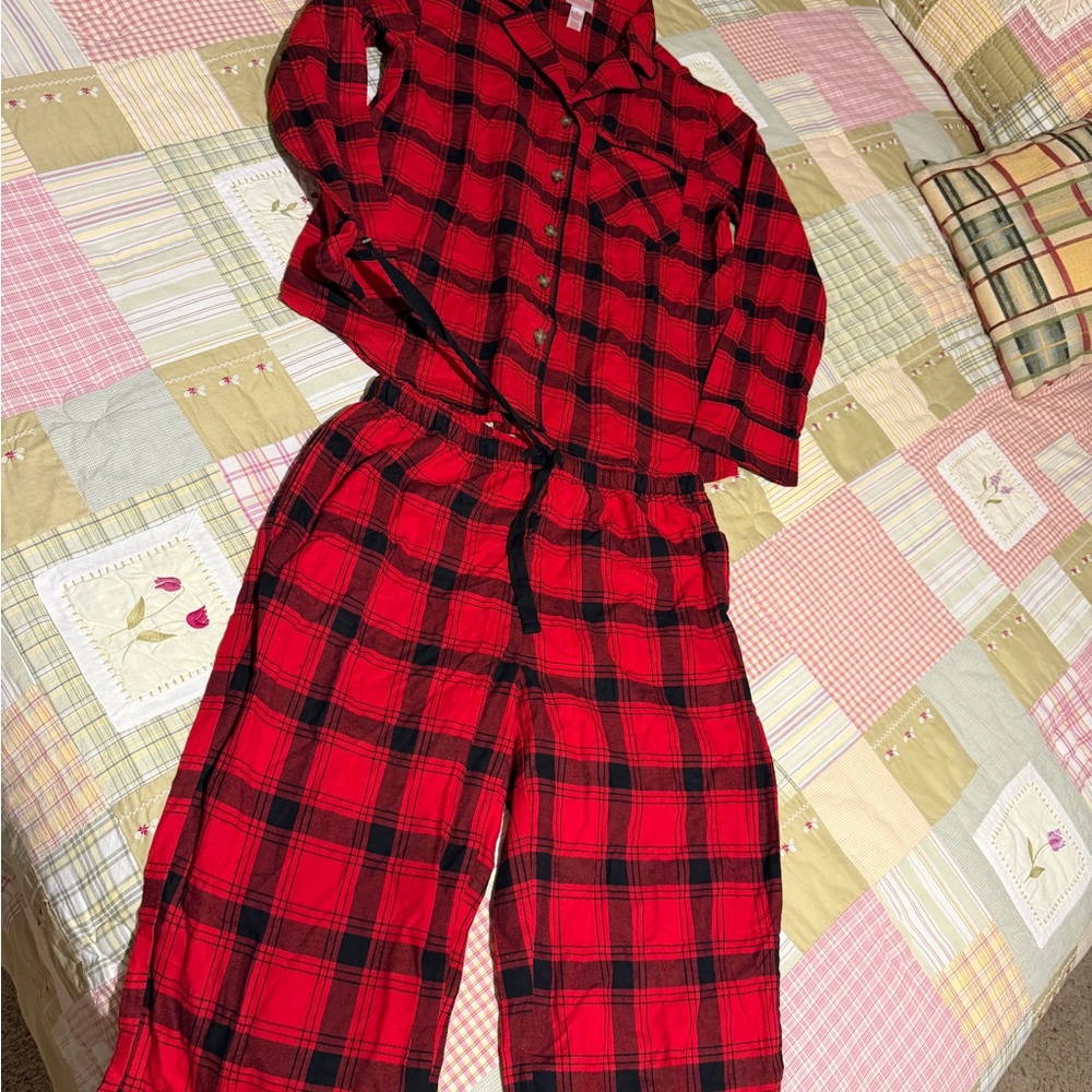 Ladies‎ Size Small Red and Black Plaid Pajama Set NEW